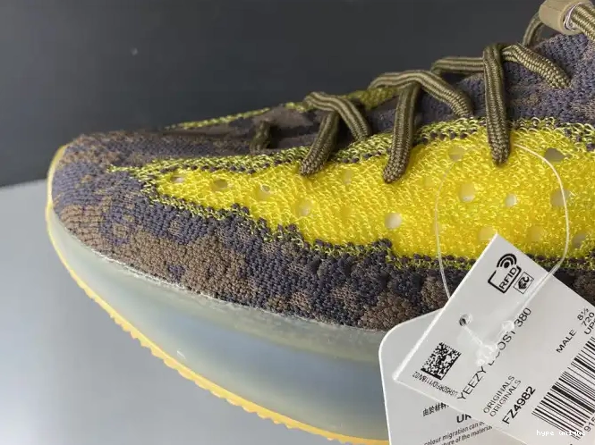 hype ADIDAS GOLD NON-REFLECTIVE BOOST 380 FZ4982 YEEZY 'COFFEE 0325